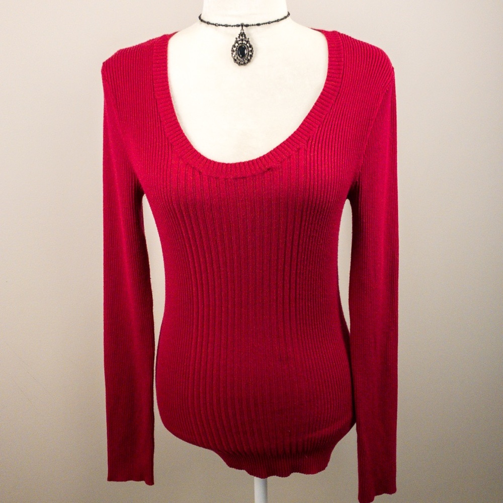 So Medium Sweater Red Scoop Neck Long Sleeves
